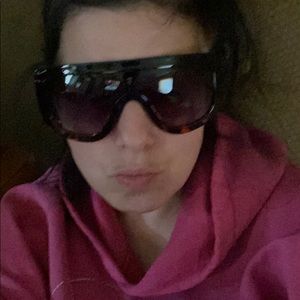 Meet your Posher, Nikki